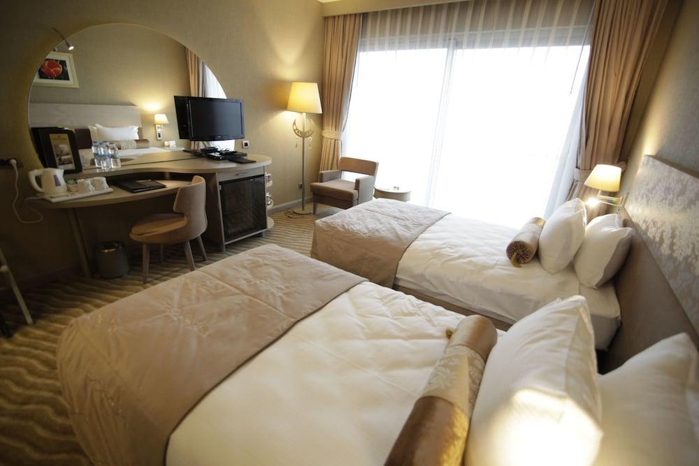 Doubletree By Hilton Istanbul Atasehir Hotel & Conference Centre 外观 照片