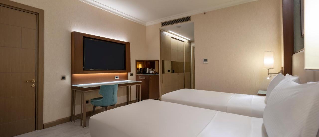 Doubletree By Hilton Istanbul Atasehir Hotel & Conference Centre 外观 照片