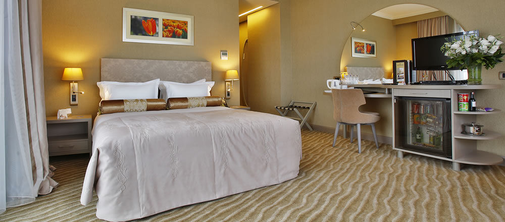 Doubletree By Hilton Istanbul Atasehir Hotel & Conference Centre 外观 照片